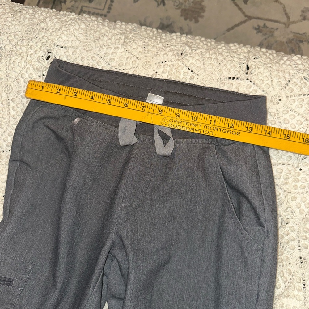 FIGS Scrubs Set - Picture 11 of 16